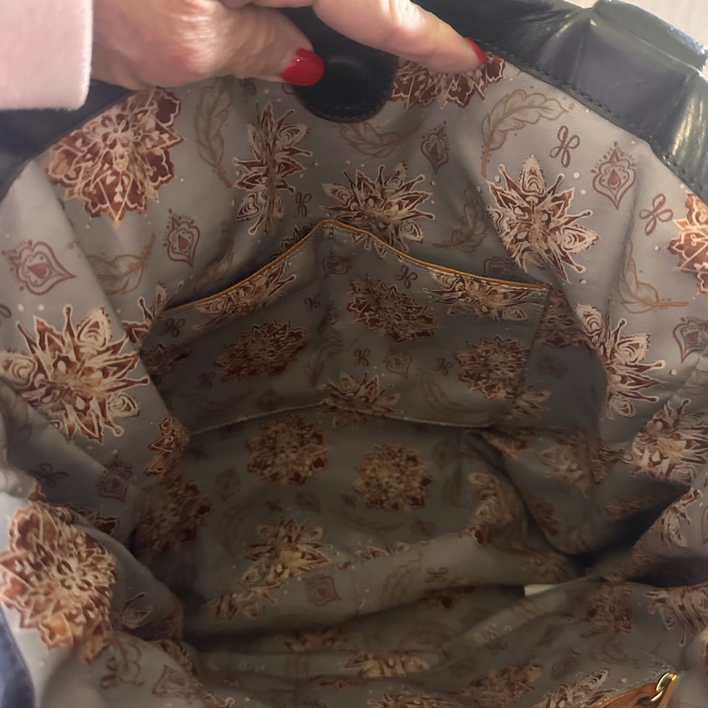 Hobo branded tote - Picture 15 of 15